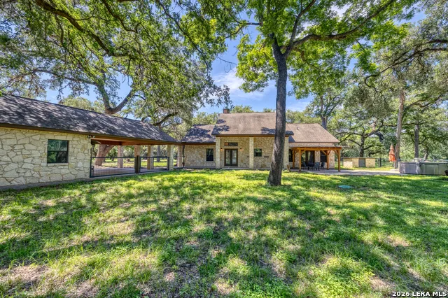382 Arboles Ct Concan, TX 78838