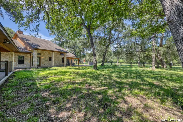 382 Arboles Ct Concan, TX 78838