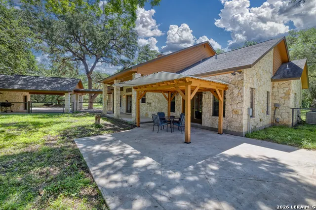 382 Arboles Ct Concan, TX 78838