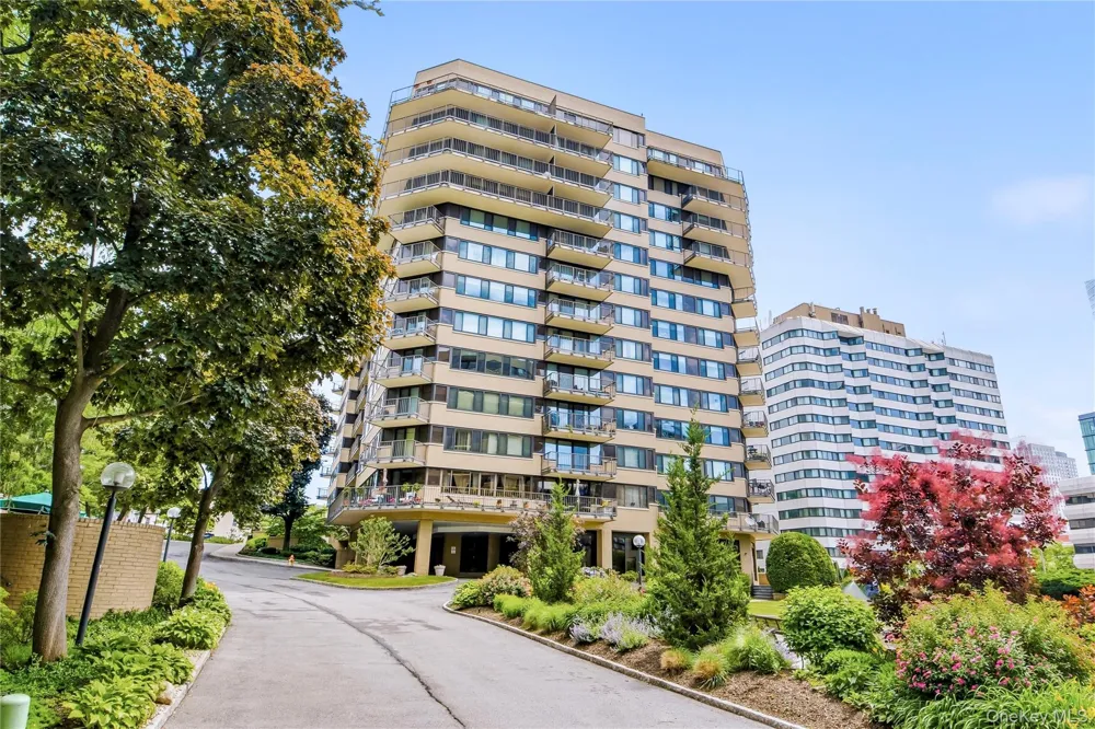 25 Rockledge Avenue #801 White Plains, NY 10601