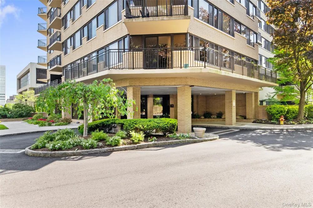 25 Rockledge Avenue #801 White Plains, NY 10601