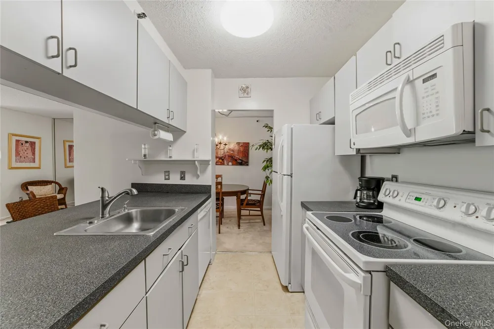 25 Rockledge Avenue #801 White Plains, NY 10601