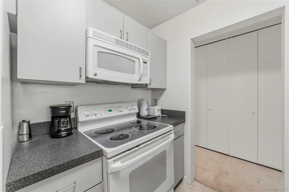 25 Rockledge Avenue #801 White Plains, NY 10601