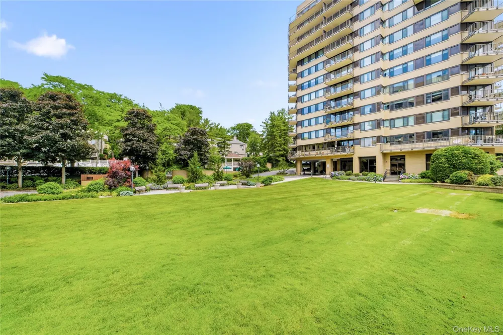 25 Rockledge Avenue #801 White Plains, NY 10601