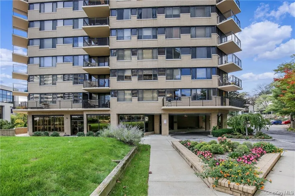 25 Rockledge Avenue #801 White Plains, NY 10601