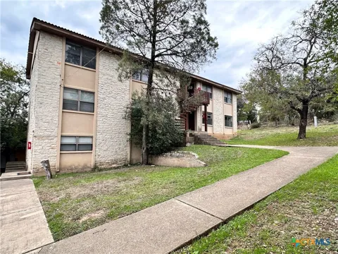 906 Lbj Drive #8