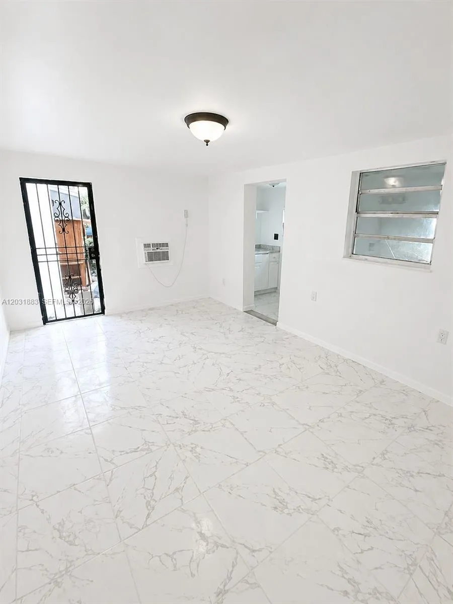 15720 NW 28th Pl Miami Gardens, FL 33054