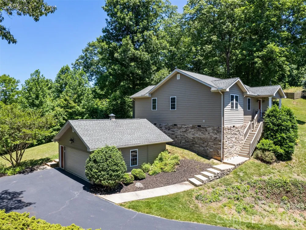283 Blake Drive Canton, NC 28716