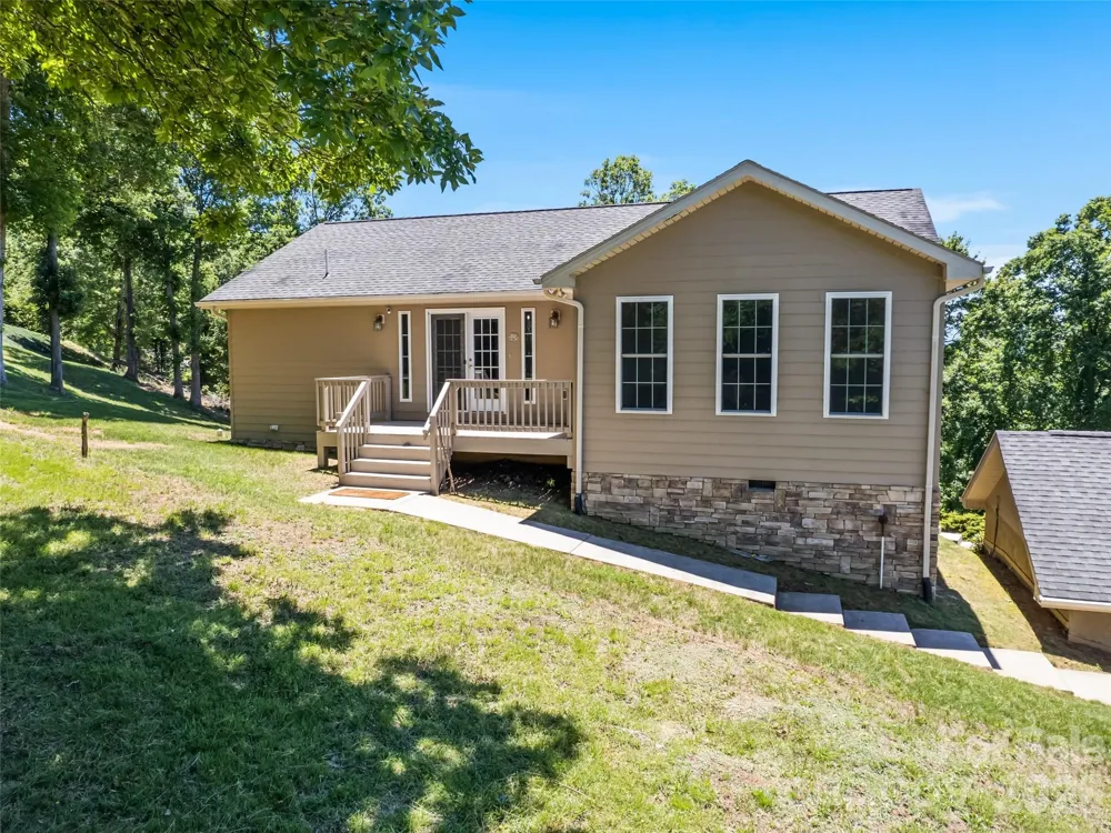 283 Blake Drive Canton, NC 28716