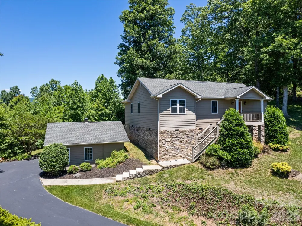 283 Blake Drive Canton, NC 28716