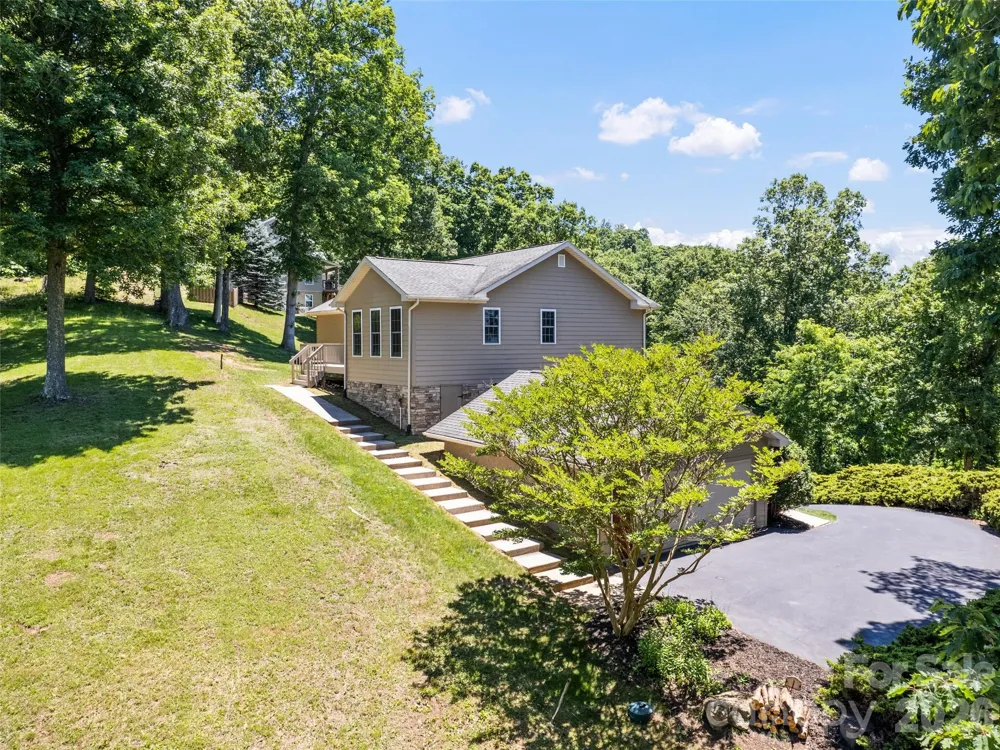 283 Blake Drive Canton, NC 28716
