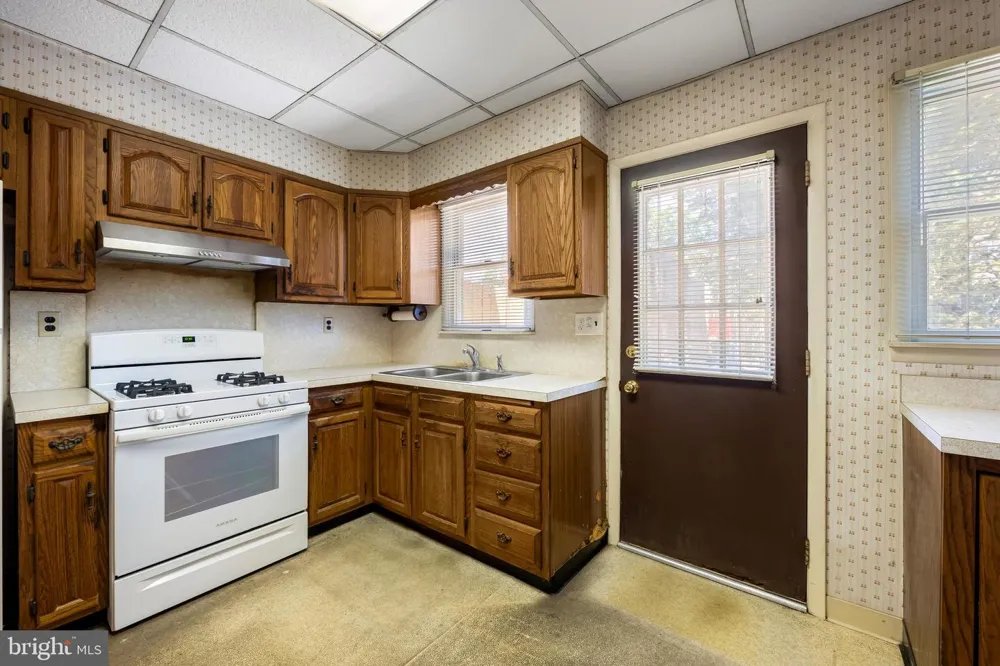 1016 W 38TH STREET Baltimore, MD 21211