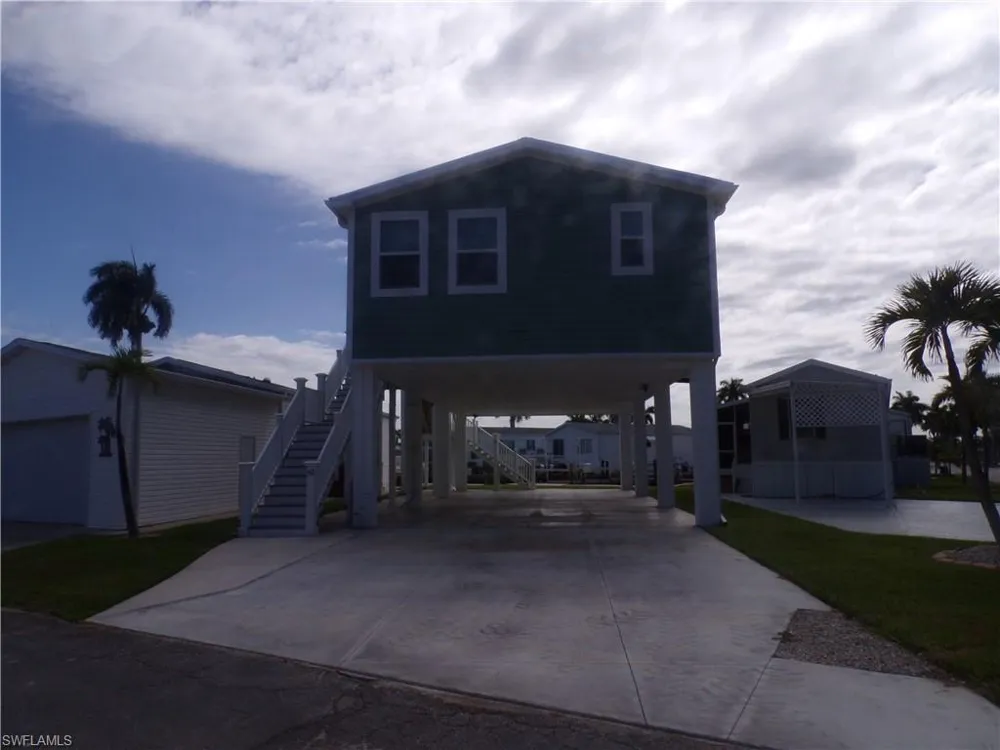 128 Cortez Way Fort Myers Beach, FL 33931