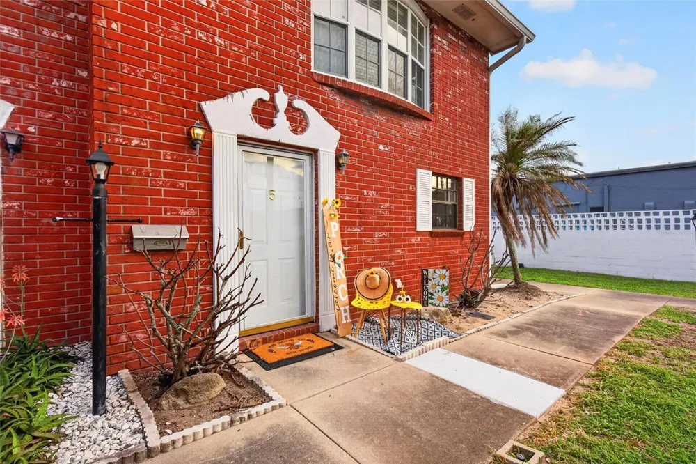 2250 S PALMETTO AVENUE #J-5 South Daytona, FL 32119