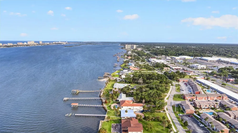 2250 S PALMETTO AVENUE #J-5 South Daytona, FL 32119