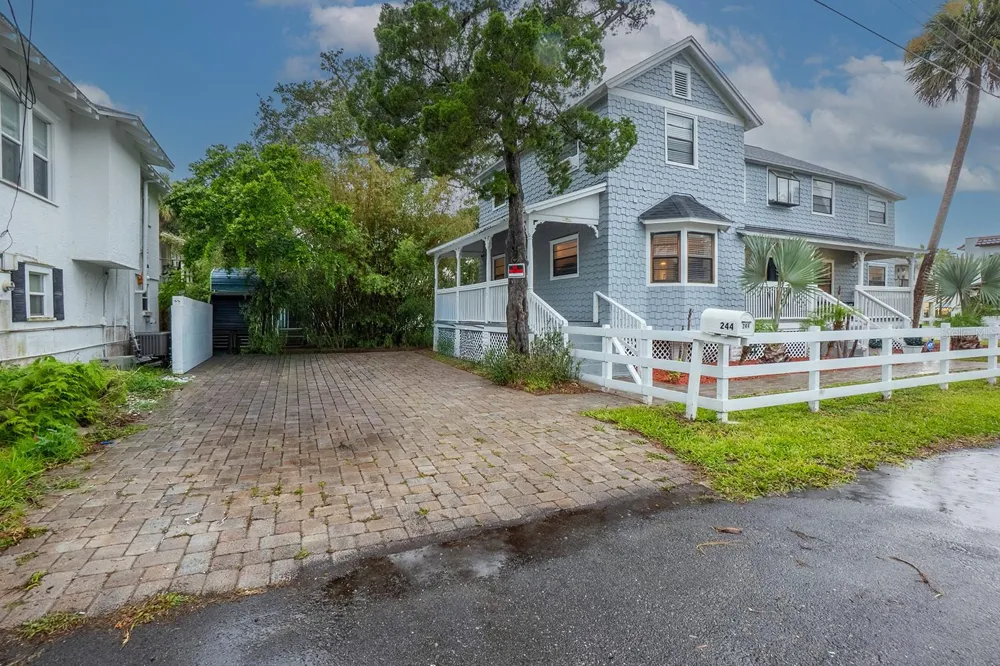 244 LEXINGTON DRIVE Daytona Beach, FL 32114