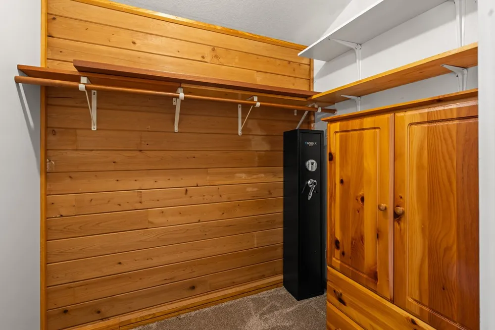 913 Royal Oaks Trail Brasstown, NC 28902