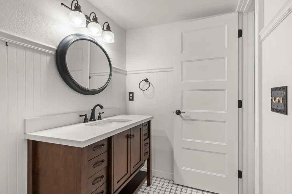913 Royal Oaks Trail Brasstown, NC 28902
