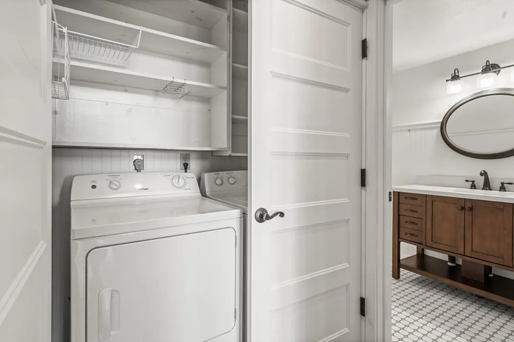 913 Royal Oaks Trail Brasstown, NC 28902