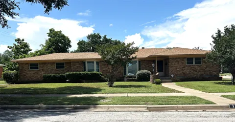 105 Lindenwood Drive