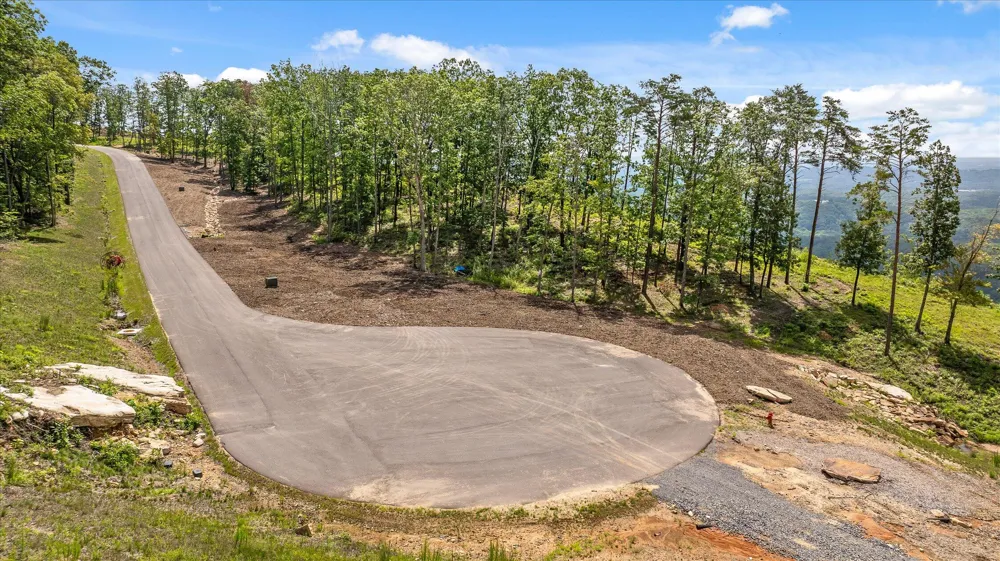 1134 Ransom Point Road Signal Mountain, TN 37377