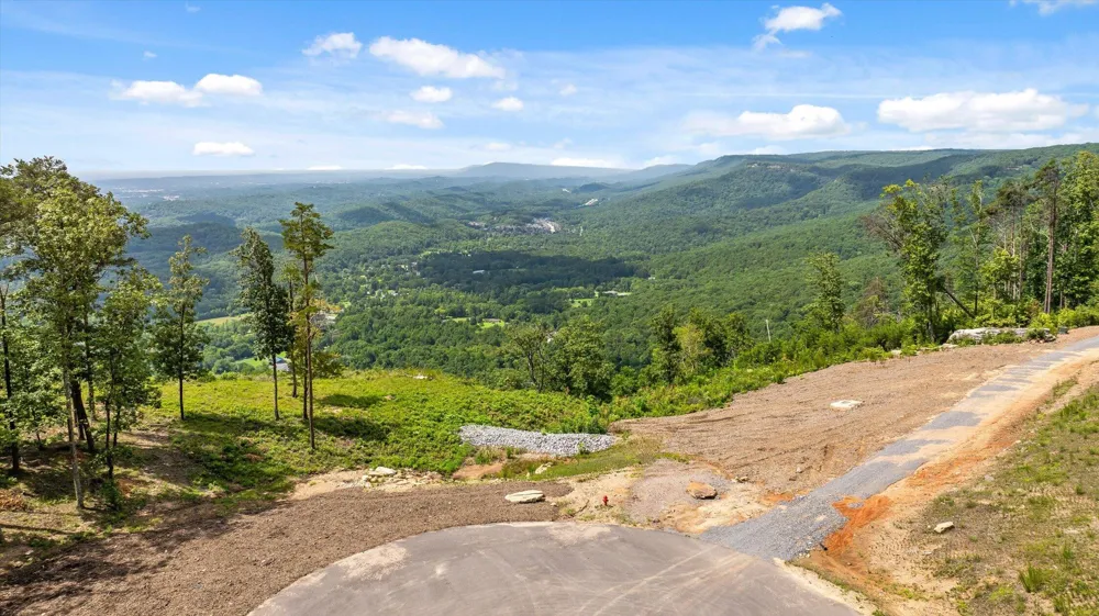 1134 Ransom Point Road Signal Mountain, TN 37377
