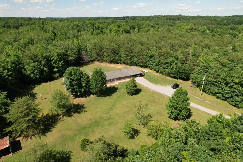 11109 Hendon Road Graysville, TN 37338