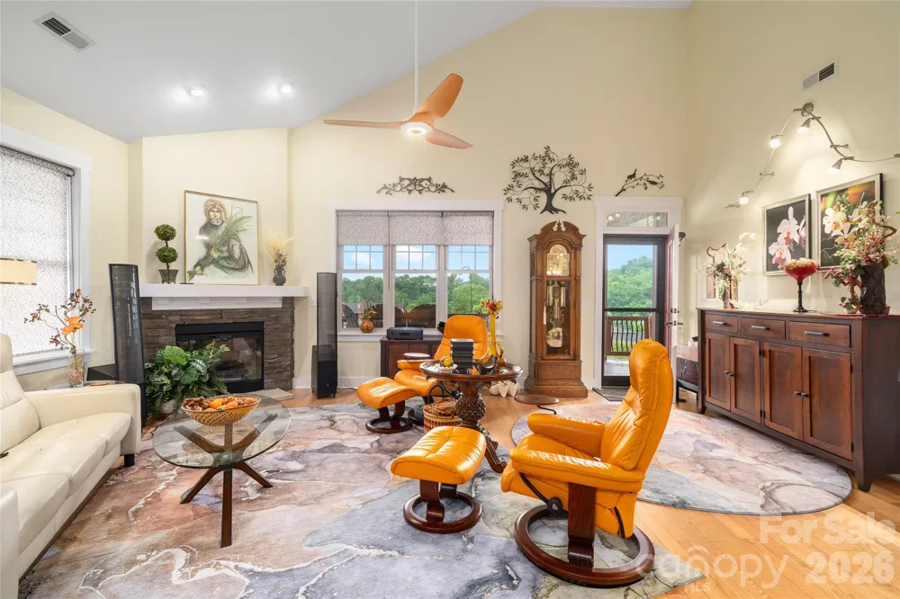 3 Holland Mountain View Asheville, NC 28804