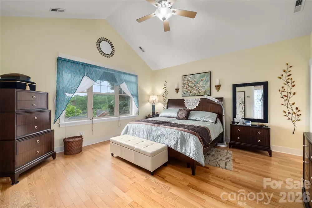 3 Holland Mountain View Asheville, NC 28804