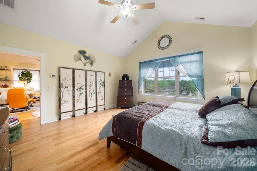 3 Holland Mountain View Asheville, NC 28804