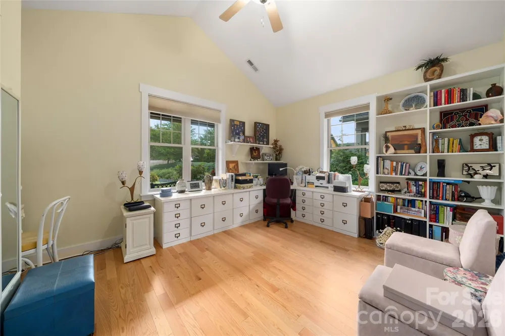 3 Holland Mountain View Asheville, NC 28804