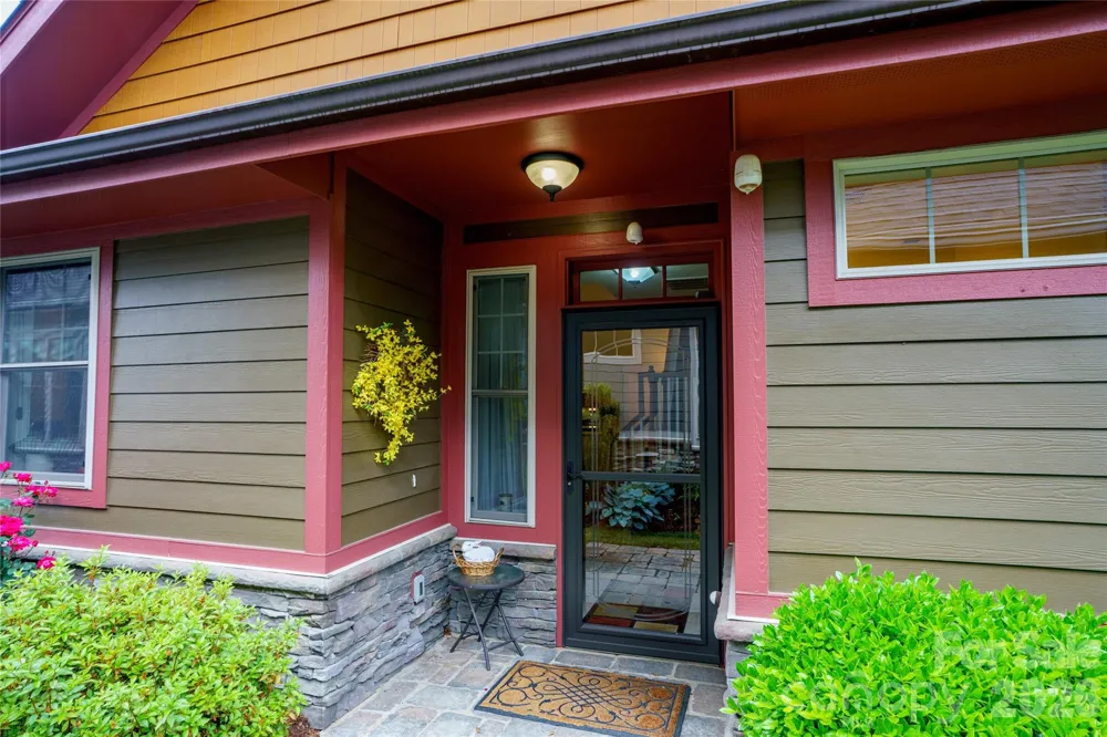 3 Holland Mountain View Asheville, NC 28804