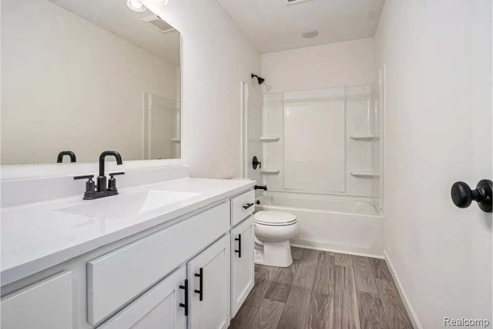 5421 Lily Ann Lane Dryden Township, MI 48428