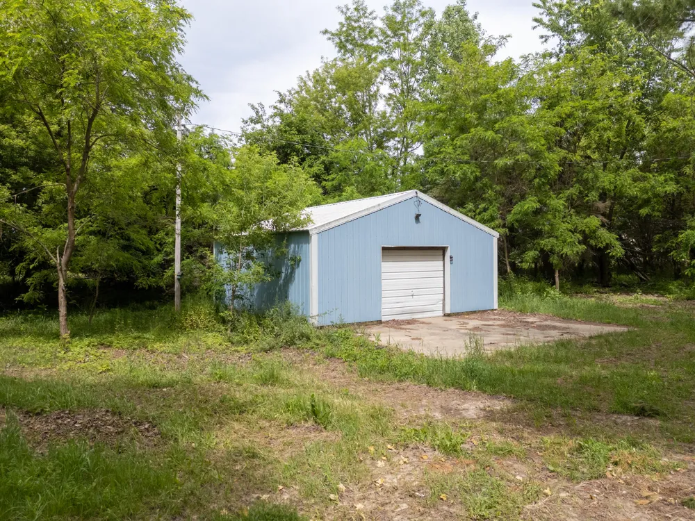 41756 24th Street Bloomingdale, MI 49026