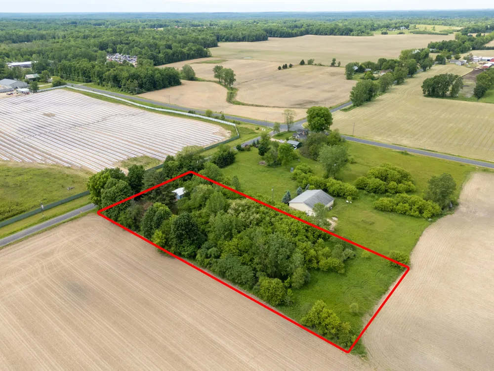 41756 24th Street Bloomingdale, MI 49026