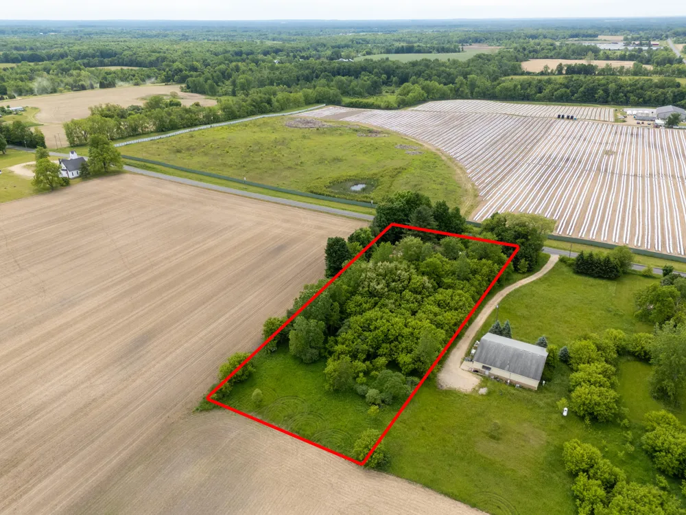 41756 24th Street Bloomingdale, MI 49026