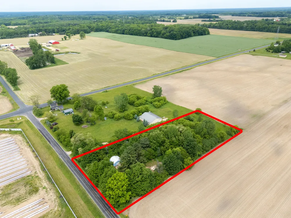 41756 24th Street Bloomingdale, MI 49026