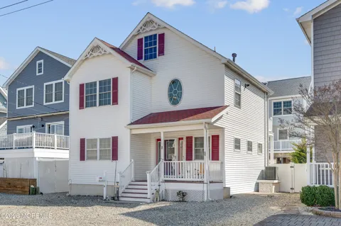 8 Nichols Avenue