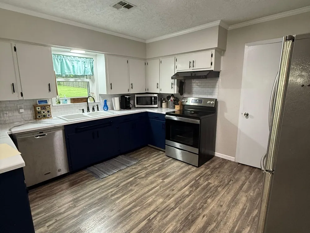 215 Mechanic Street Bellville, TX 77418