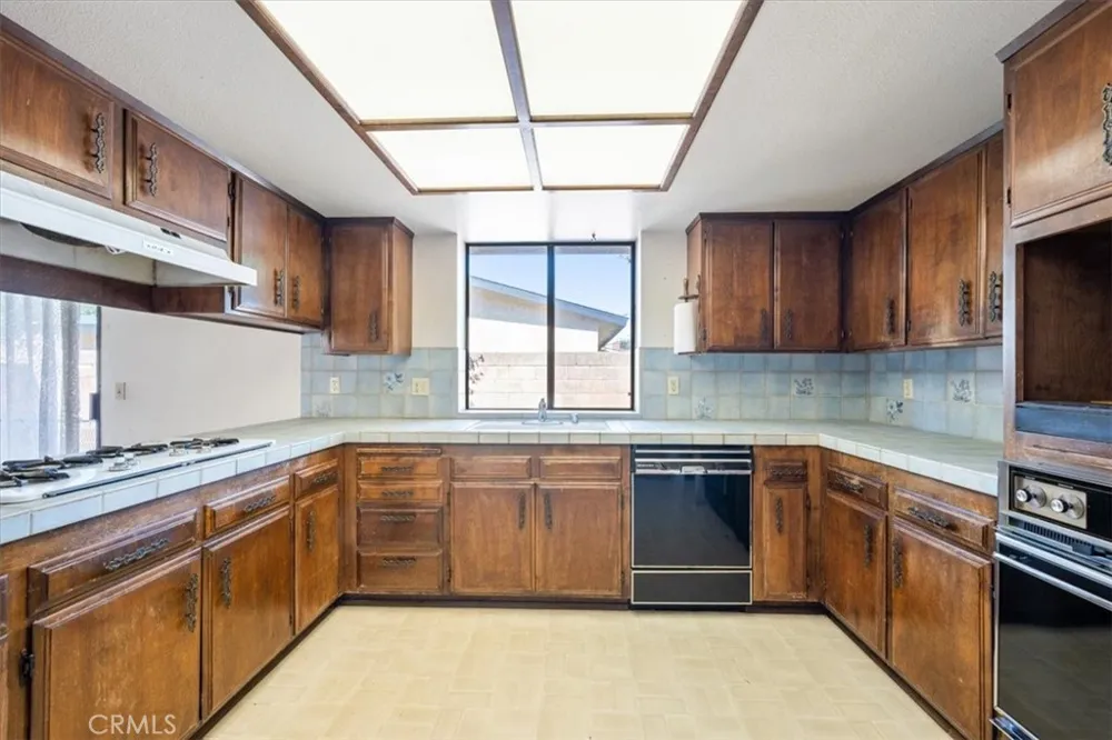 715 Vickie Avenue Santa Maria, CA 93454