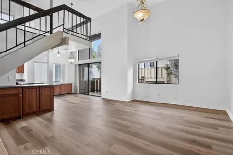 18433 Hatteras #507