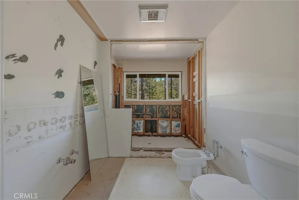 6135 15 N 12 Rd Lucerne, CA 95458
