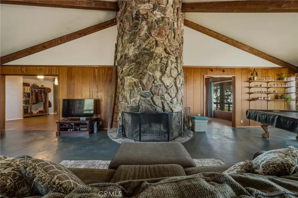 6135 15 N 12 Rd Lucerne, CA 95458