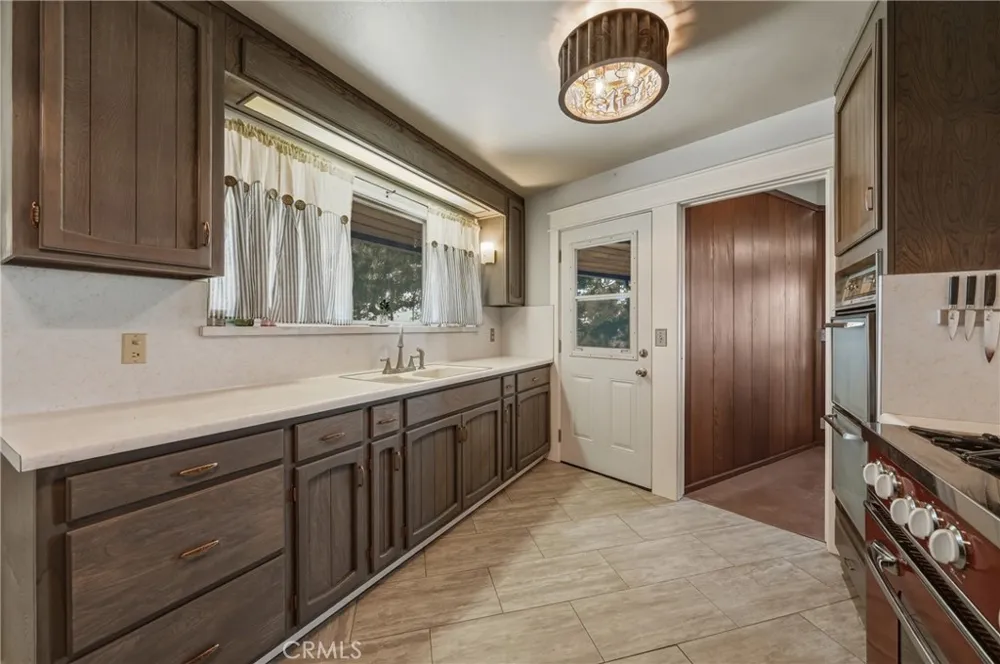 6135 15 N 12 Rd Lucerne, CA 95458