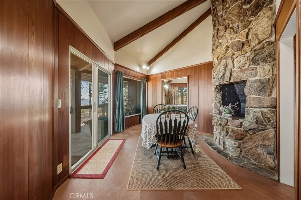 6135 15 N 12 Rd Lucerne, CA 95458