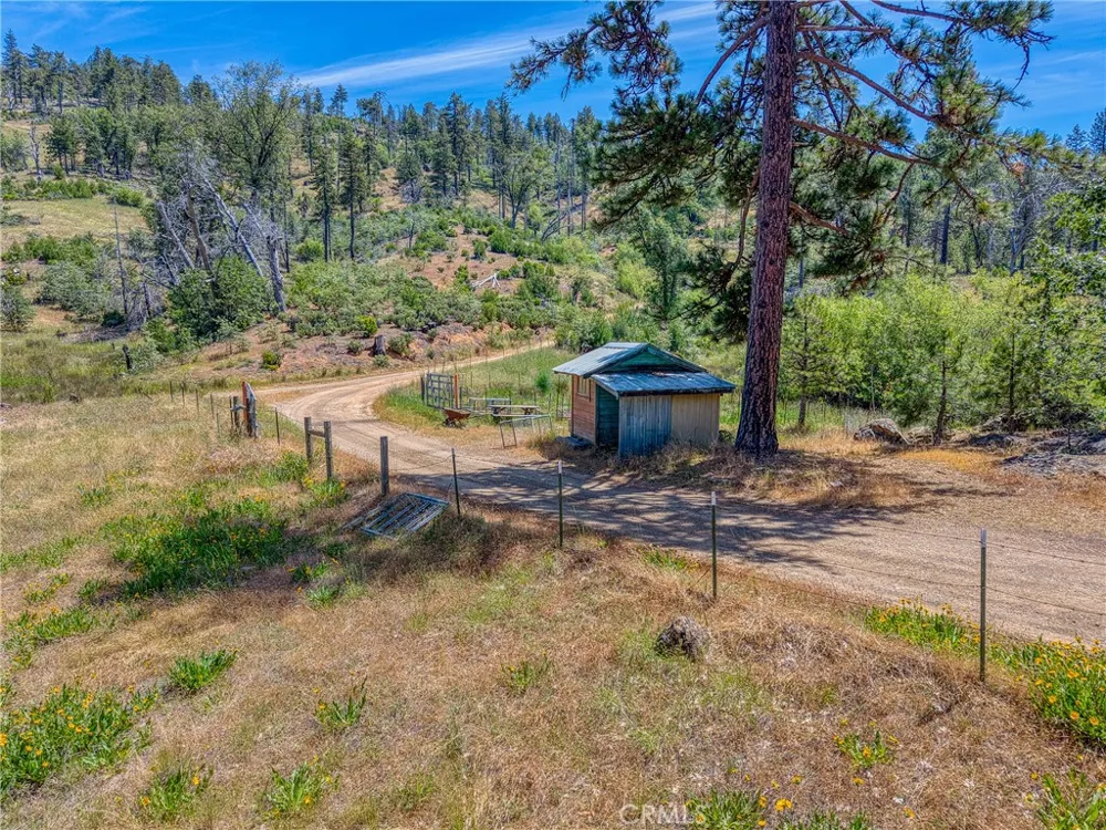6135 15 N 12 Rd Lucerne, CA 95458