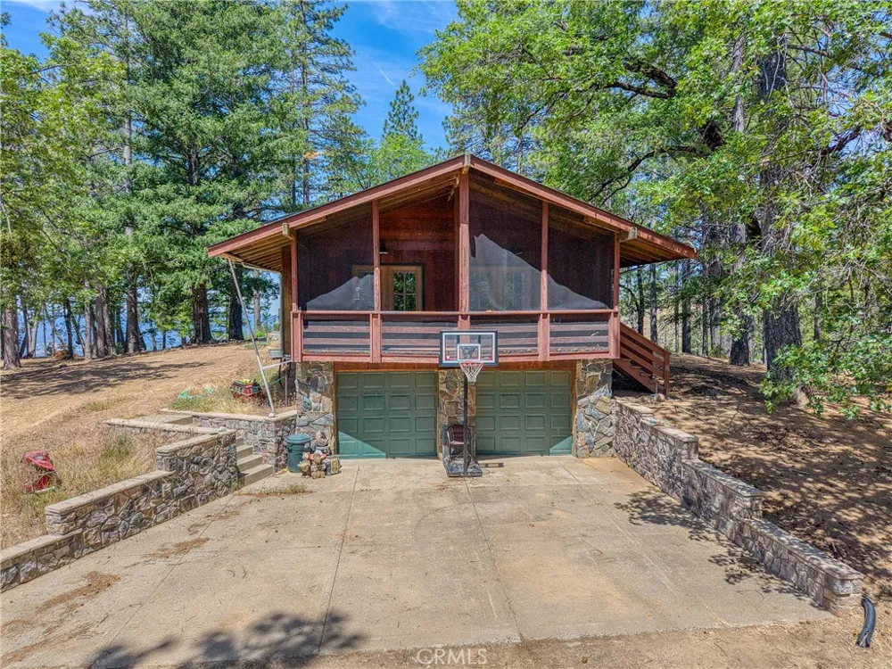 6135 15 N 12 Rd Lucerne, CA 95458