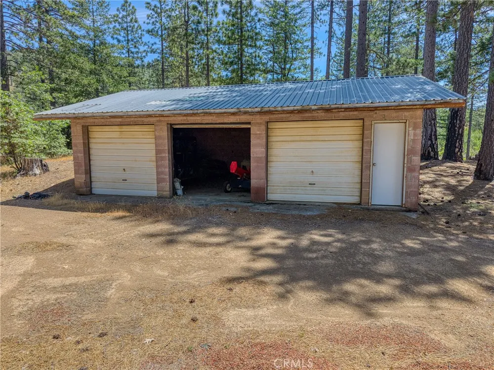 6135 15 N 12 Rd Lucerne, CA 95458