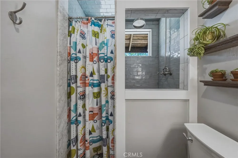 6135 15 N 12 Rd Lucerne, CA 95458