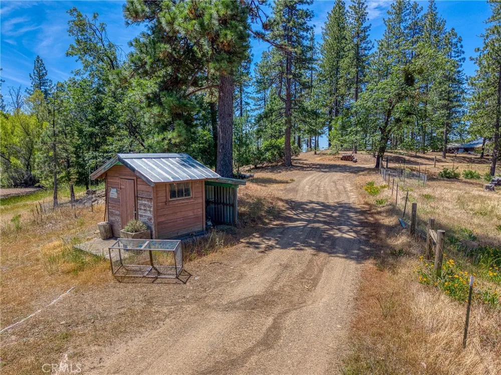 6135 15 N 12 Rd Lucerne, CA 95458